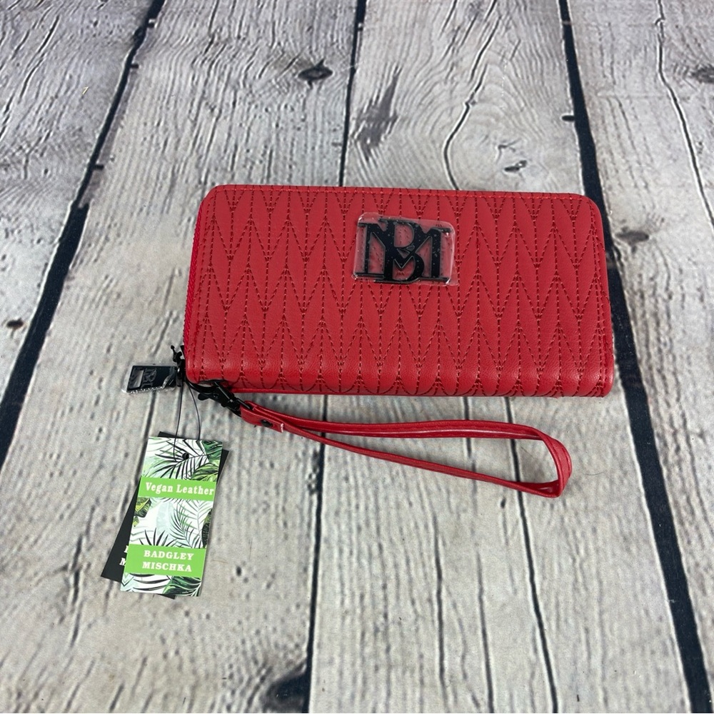 Badgley Mischka Red Quilted Vegan Leather‎ Wallet Wristlet NWT